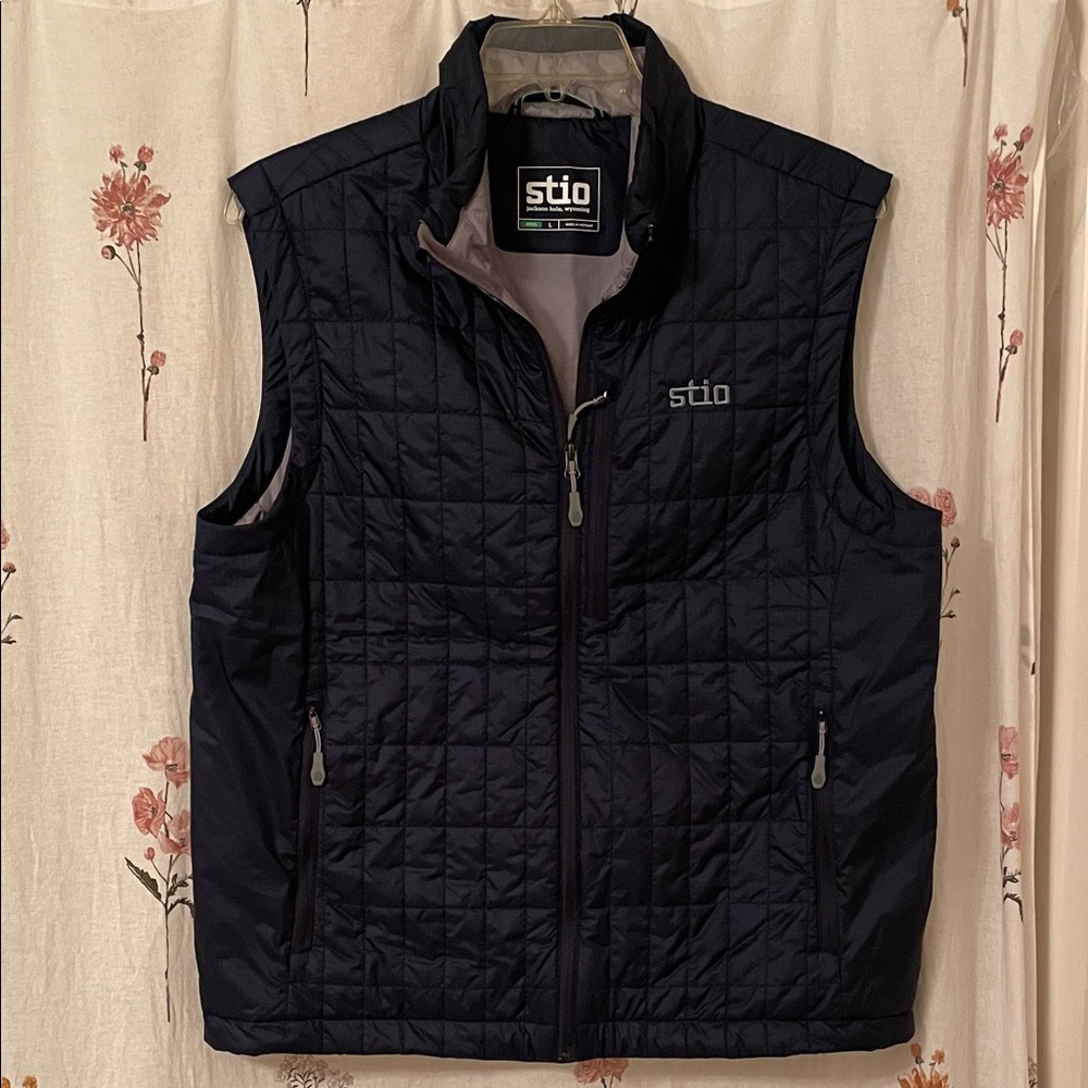 Stio Men's Navy Quilted Vest